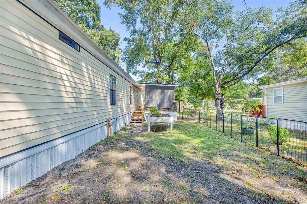 582 Mimosa Dr. Photo 5