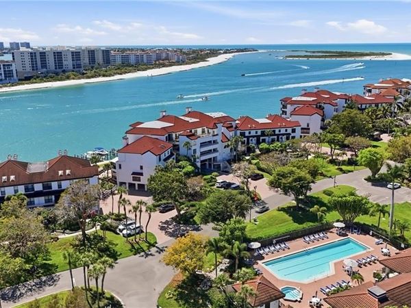 309 La Peninsula BLVD, Unit 309, NAPLES, FL 34113