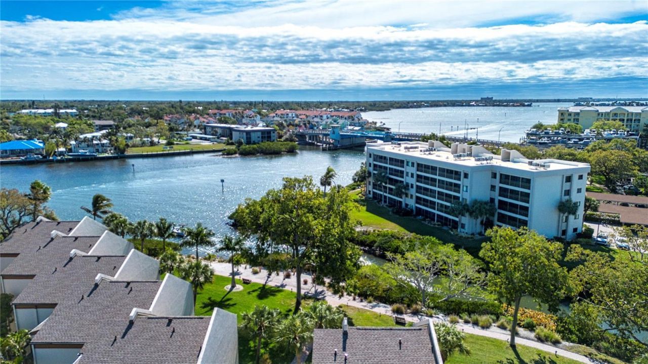 1700 Cove II Place, Unit 324, Sarasota, FL 34242 Photo