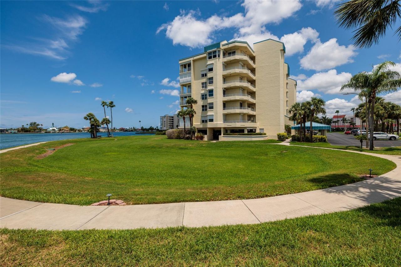 7862 Sailboat Key Boulevard S, Unit 506, South Pasadena, FL 33707 Photo