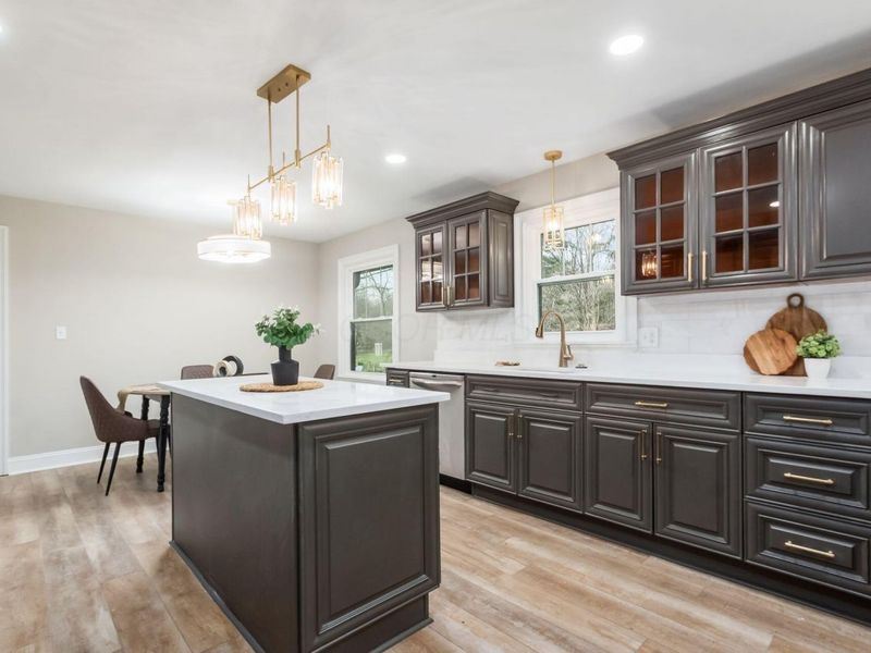 6136 Charmar Drive , Westerville, OH 43082 Photo 3