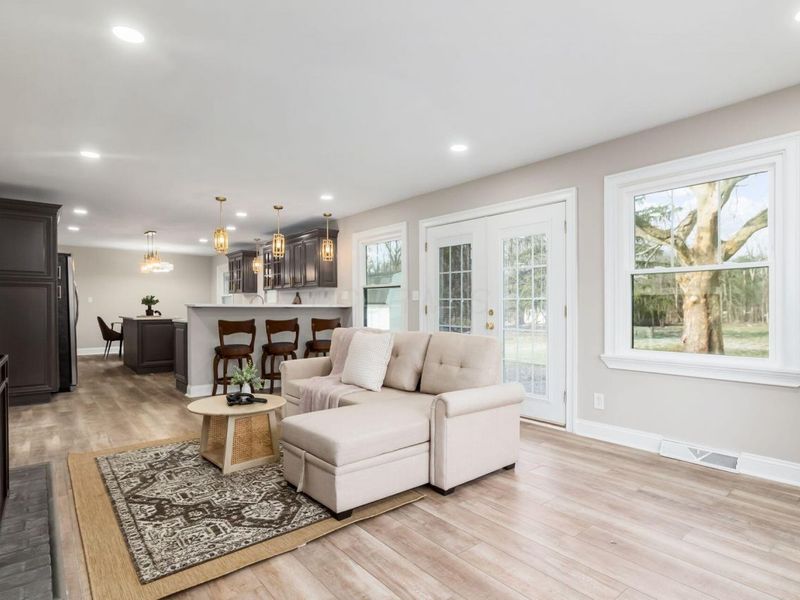 6136 Charmar Drive , Westerville, OH 43082 Photo 5