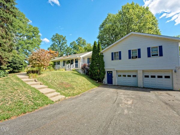 58 Beach Road, Halfmoon, NY 12065