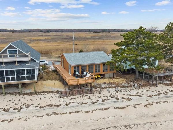 201 S SANDPIPER DRIVE, DOVER, DE 19901