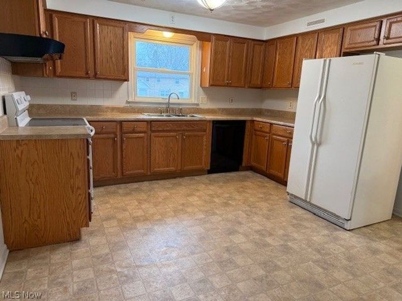 6644 Ravenwood Avenue NW, Canton, OH 44718 Photo 6