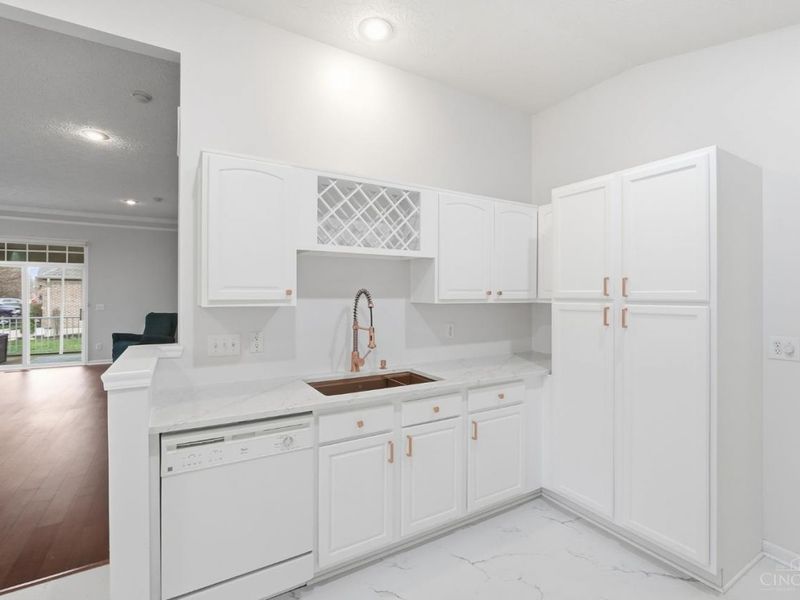 6560 Twin Lakes Drive, Mason, OH 45040 Photo 9