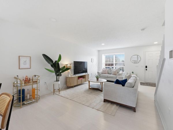 7276 Colonial Affair Drive, Unit 11, New Albany, OH 43054