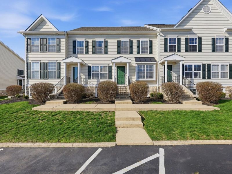 7276 Colonial Affair Drive, Unit 11, New Albany, OH 43054 Photo 2