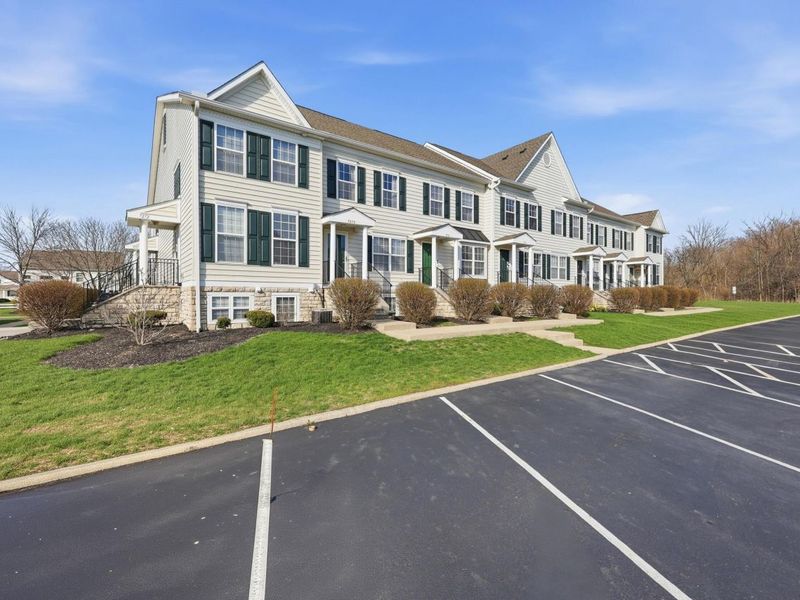 7276 Colonial Affair Drive, Unit 11, New Albany, OH 43054 Photo 4