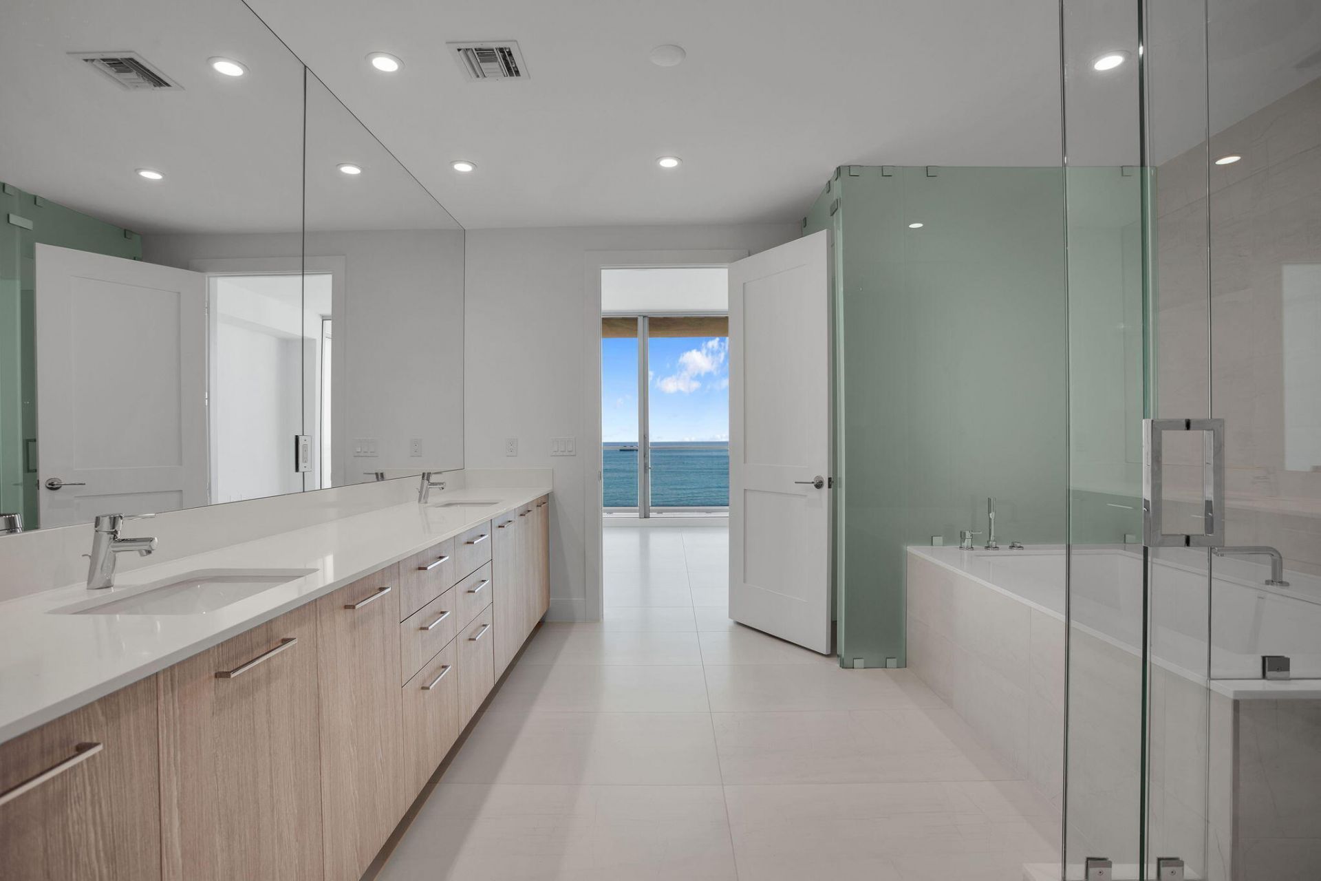 151 N Seabreeze Boulevard, Unit 1204, Fort Lauderdale, FL 33304 Photo