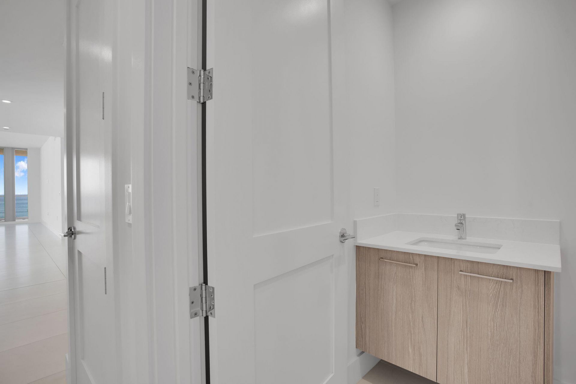 151 N Seabreeze Boulevard, Unit 1204, Fort Lauderdale, FL 33304 Photo