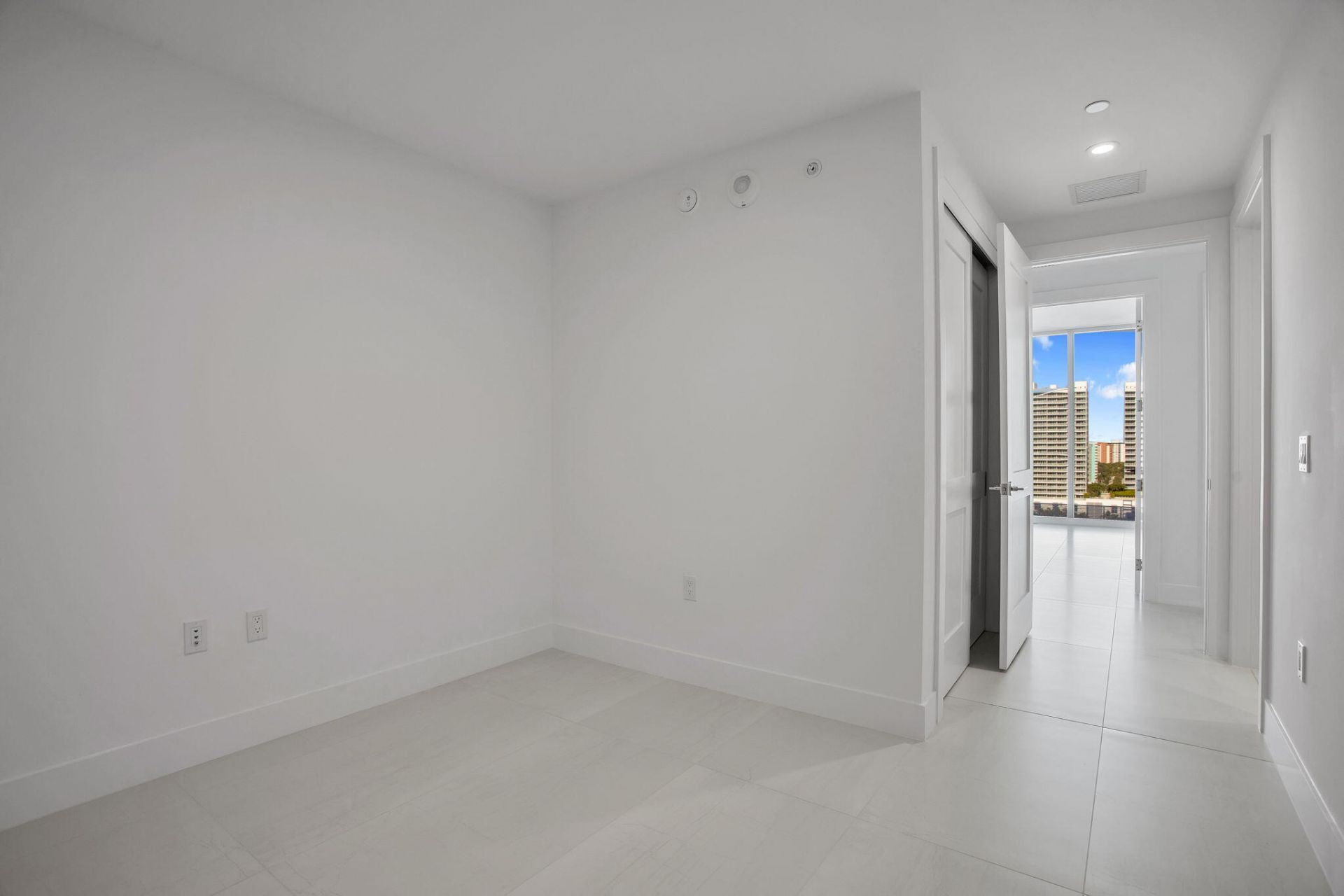 151 N Seabreeze Boulevard, Unit 1204, Fort Lauderdale, FL 33304 Photo