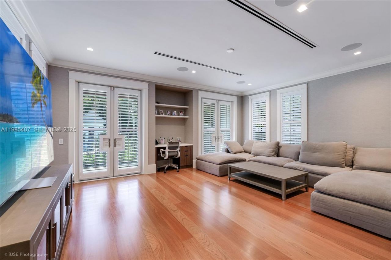 4550 Sunset Dr, Coral Gables, FL 33143 Photo