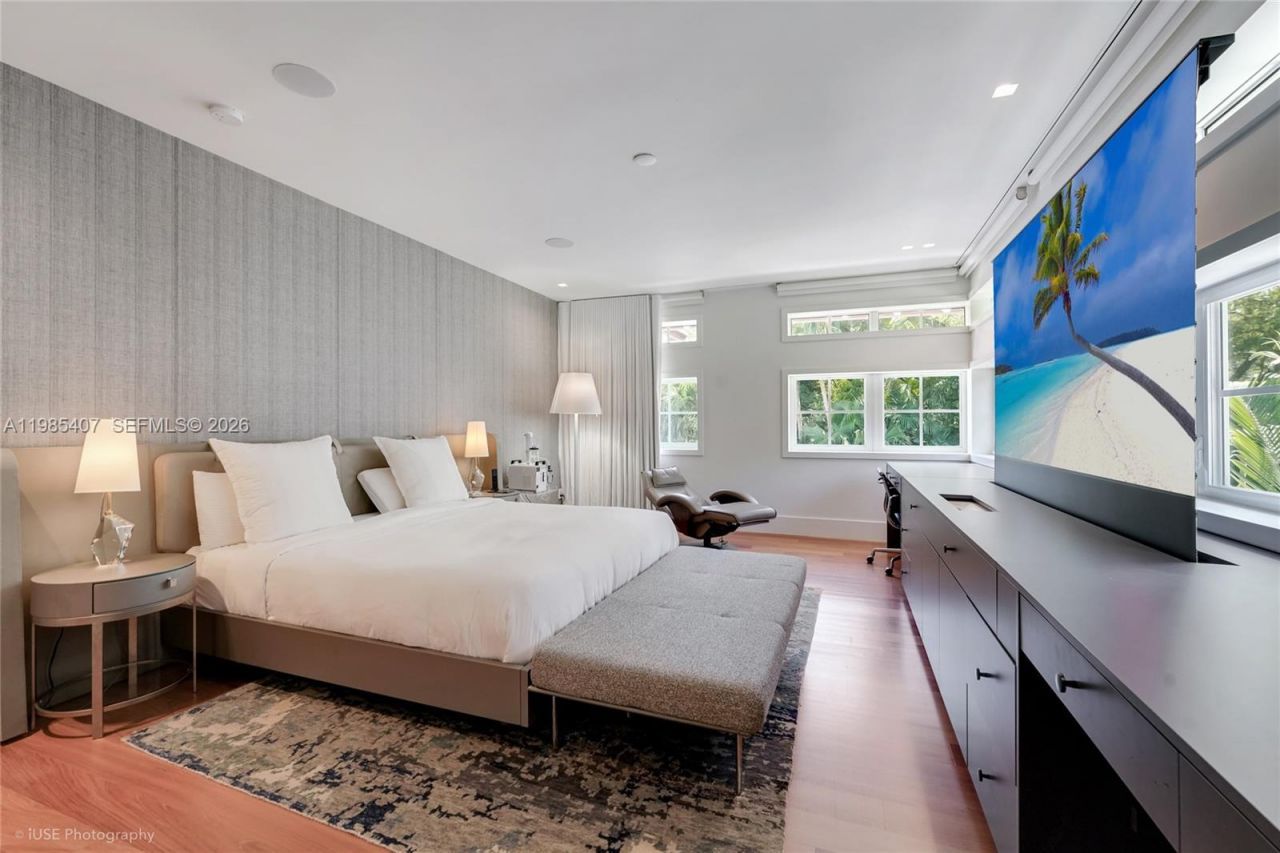 4550 Sunset Dr, Coral Gables, FL 33143 Photo