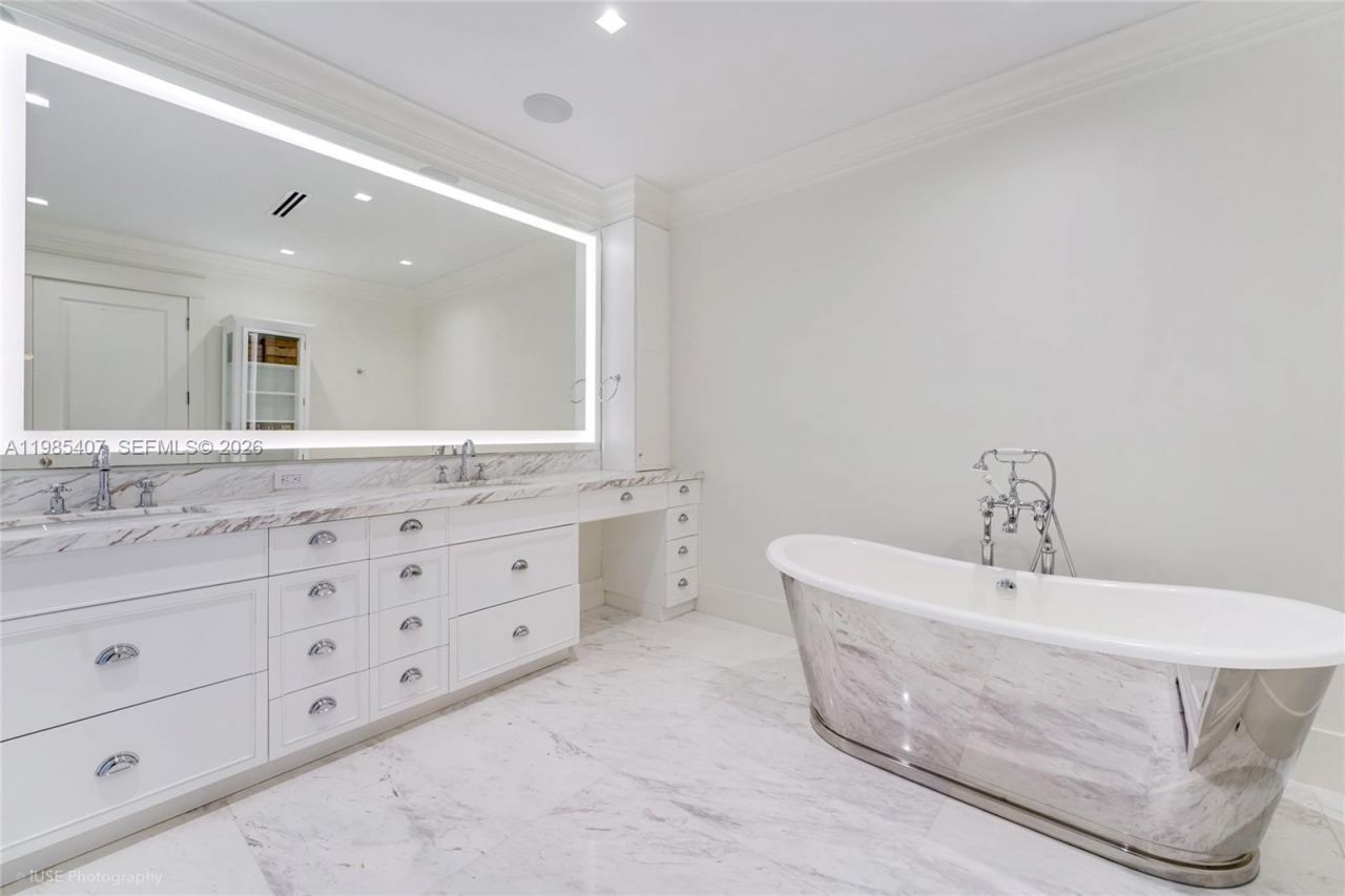 4550 Sunset Dr, Coral Gables, FL 33143 Photo