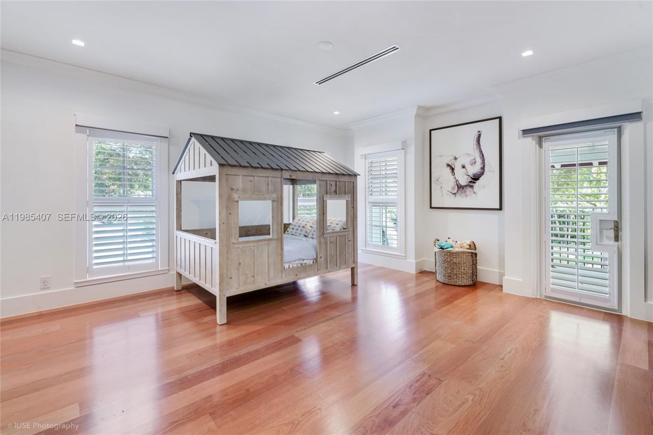 4550 Sunset Dr, Coral Gables, FL 33143 Photo