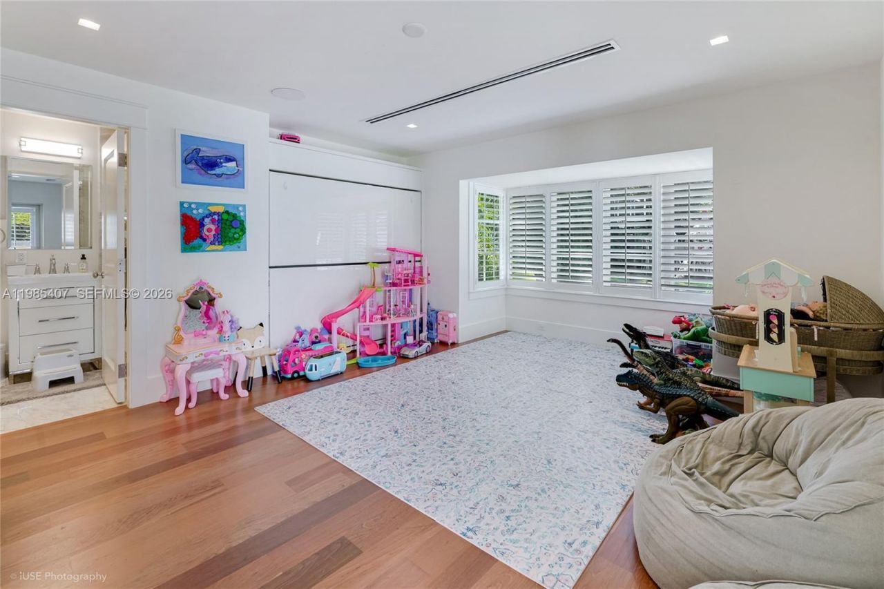 4550 Sunset Dr, Coral Gables, FL 33143 Photo