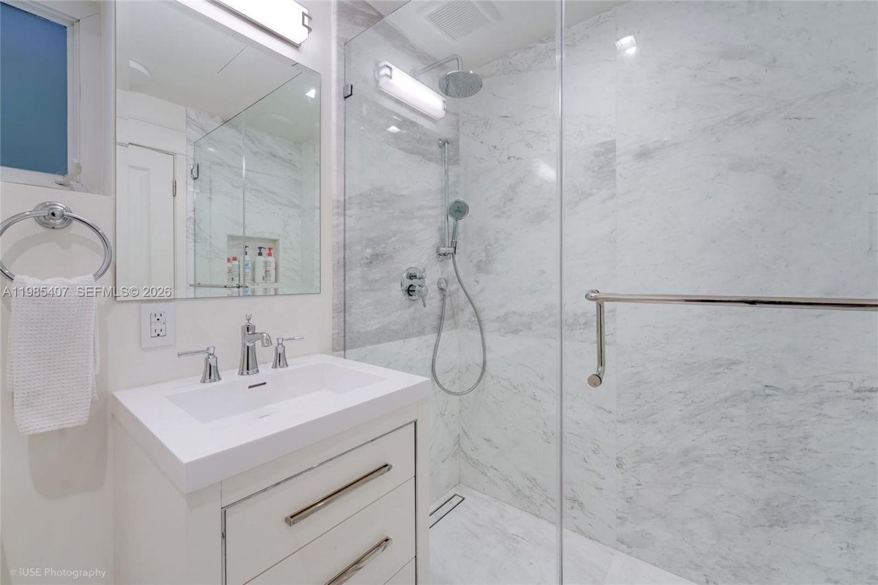 4550 Sunset Dr, Coral Gables, FL 33143 Photo