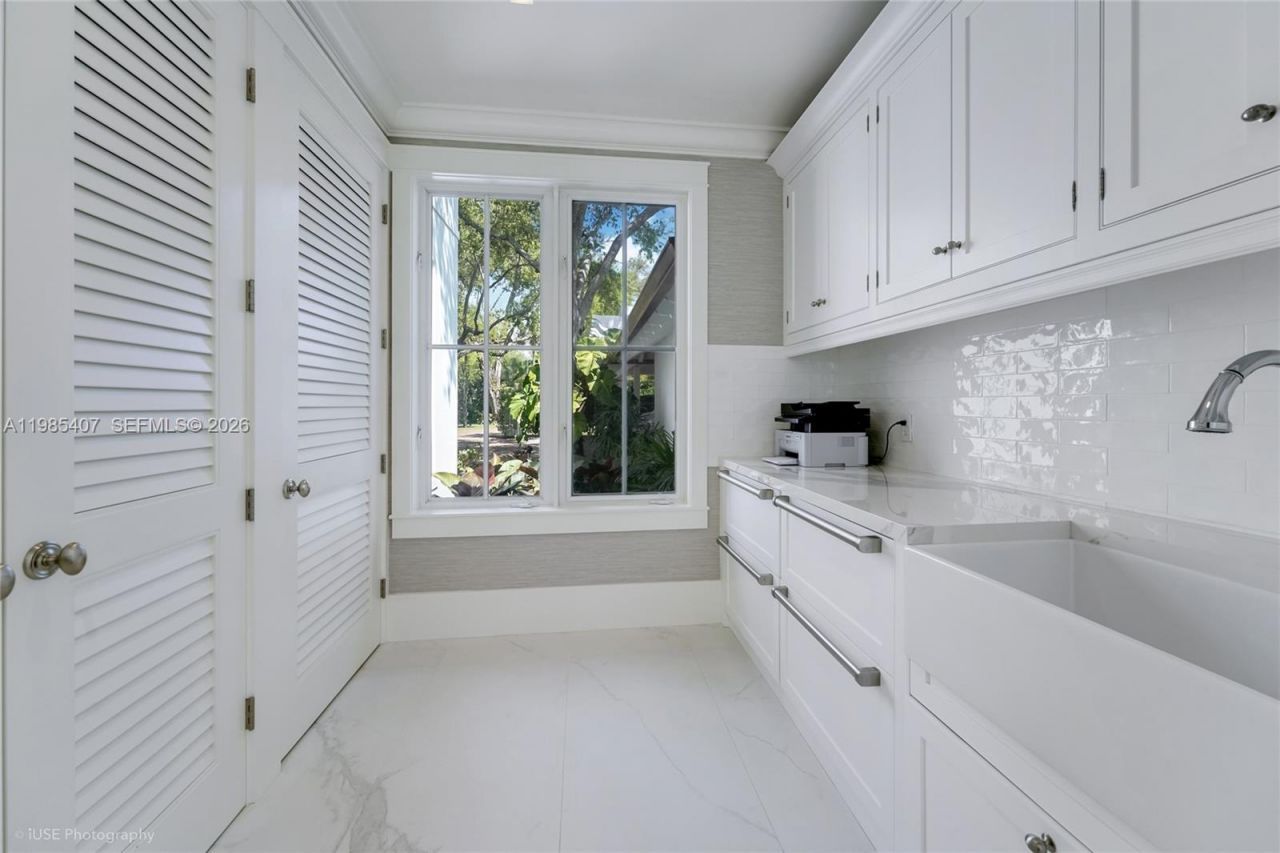 4550 Sunset Dr, Coral Gables, FL 33143 Photo