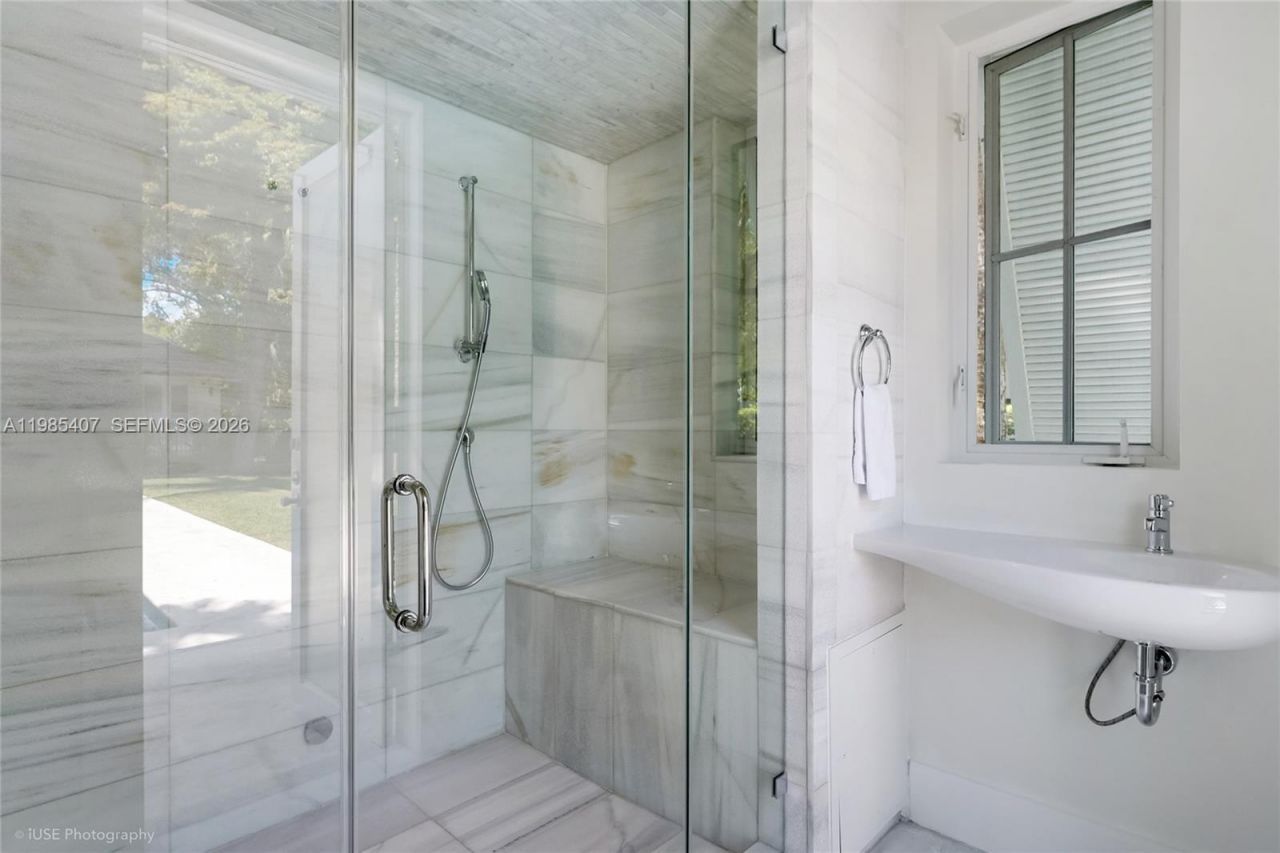 4550 Sunset Dr, Coral Gables, FL 33143 Photo