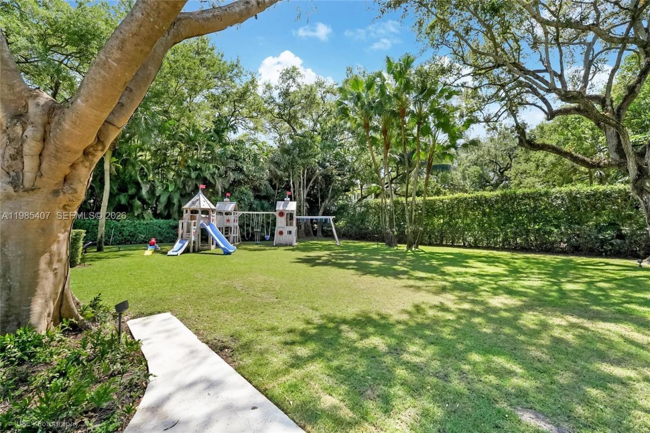 4550 Sunset Dr, Coral Gables, FL 33143 Photo