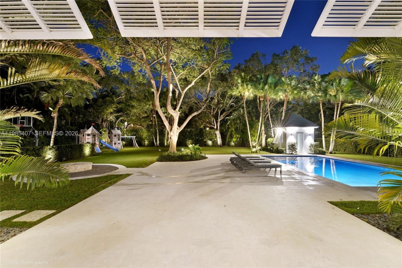 4550 Sunset Dr, Coral Gables, FL 33143 Photo