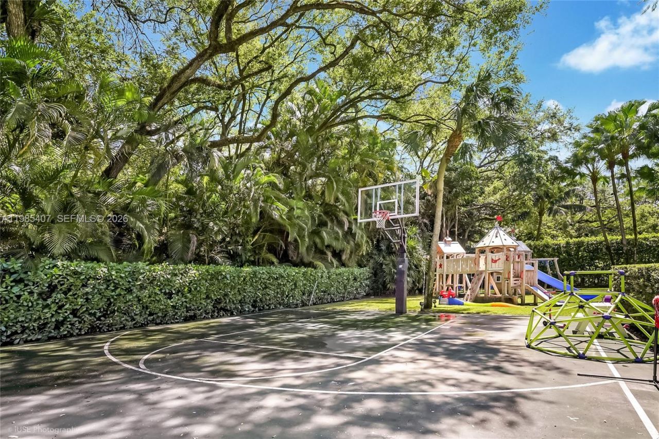 4550 Sunset Dr, Coral Gables, FL 33143 Photo