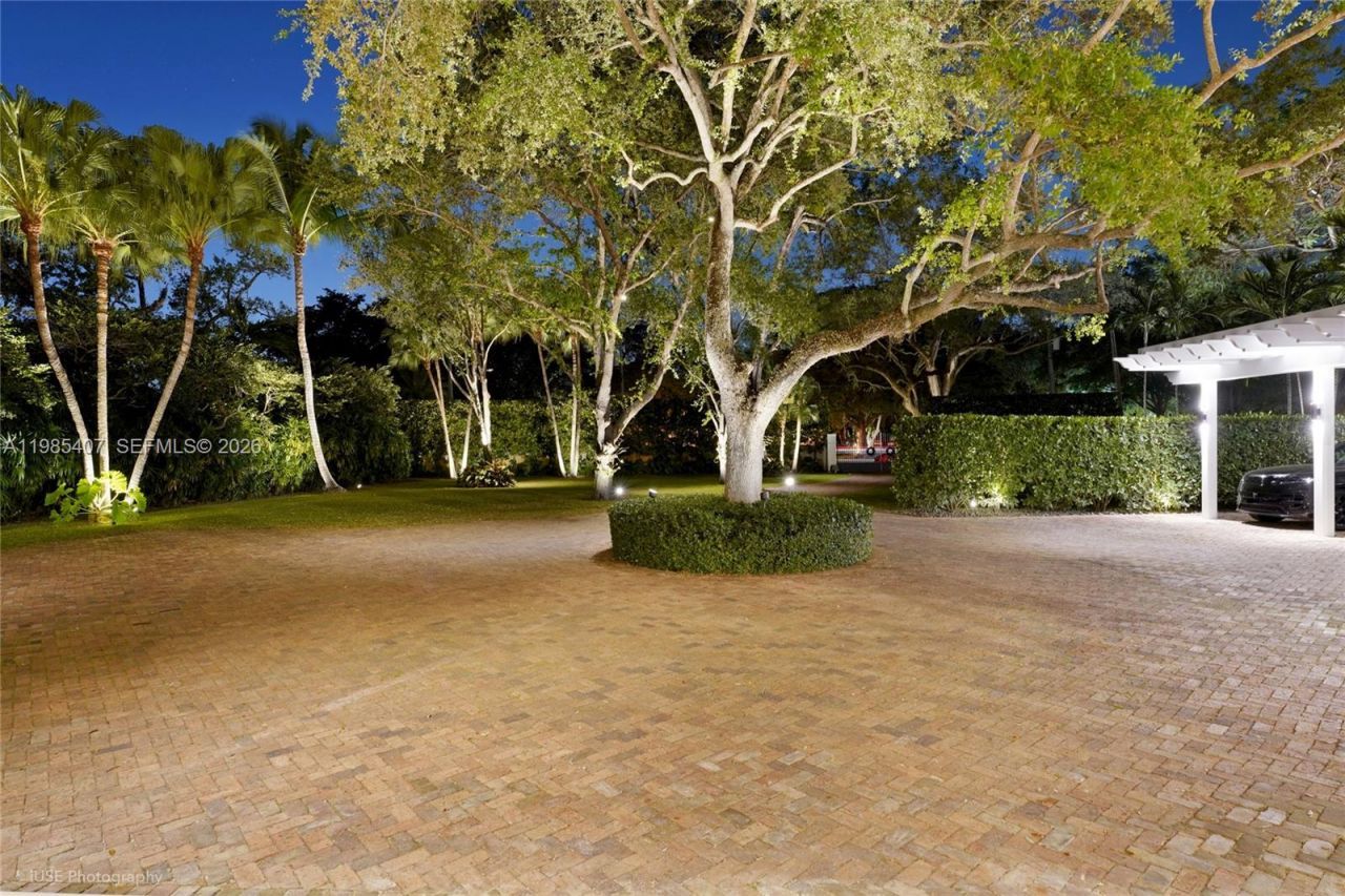 4550 Sunset Dr, Coral Gables, FL 33143 Photo
