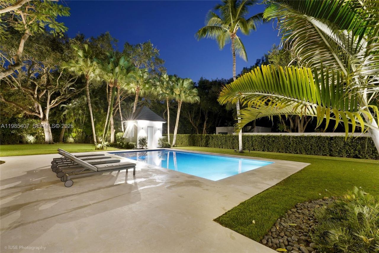 4550 Sunset Dr, Coral Gables, FL 33143 Photo