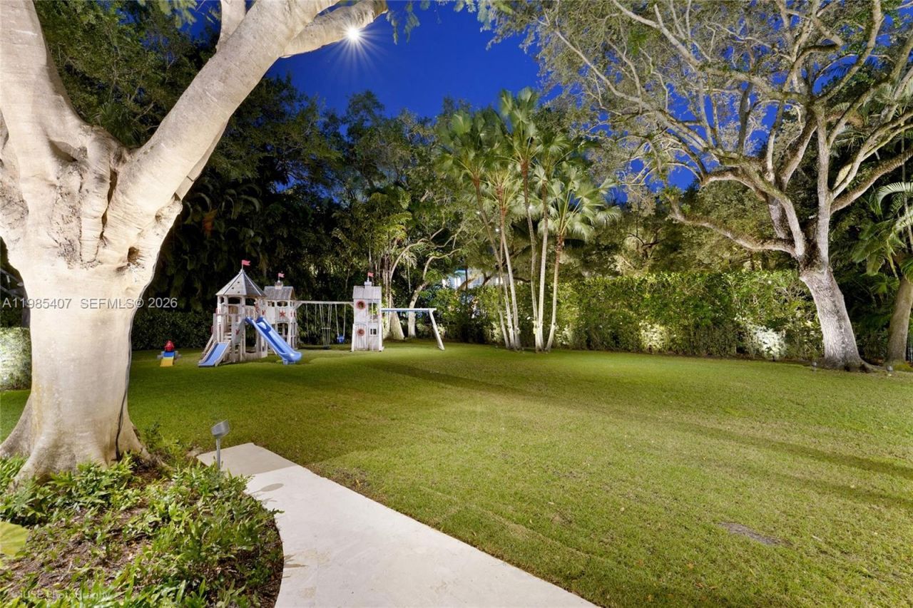 4550 Sunset Dr, Coral Gables, FL 33143 Photo