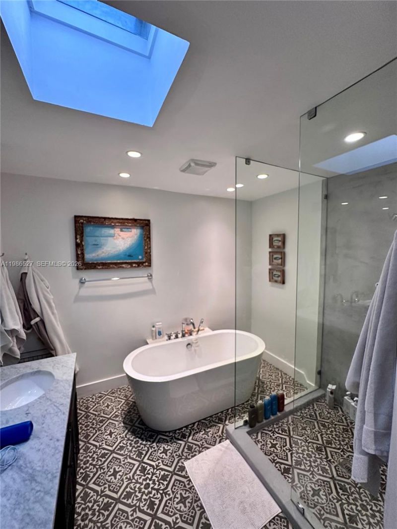 166 Harbor Dr, Unit 6B, Key Biscayne, FL 33149 Photo