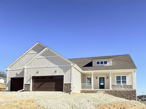 109 Olde Howell COURT, Waukesha, WI 53186