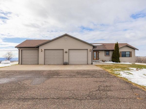 W1660 Maplewood LANE, Alma, WI 54610