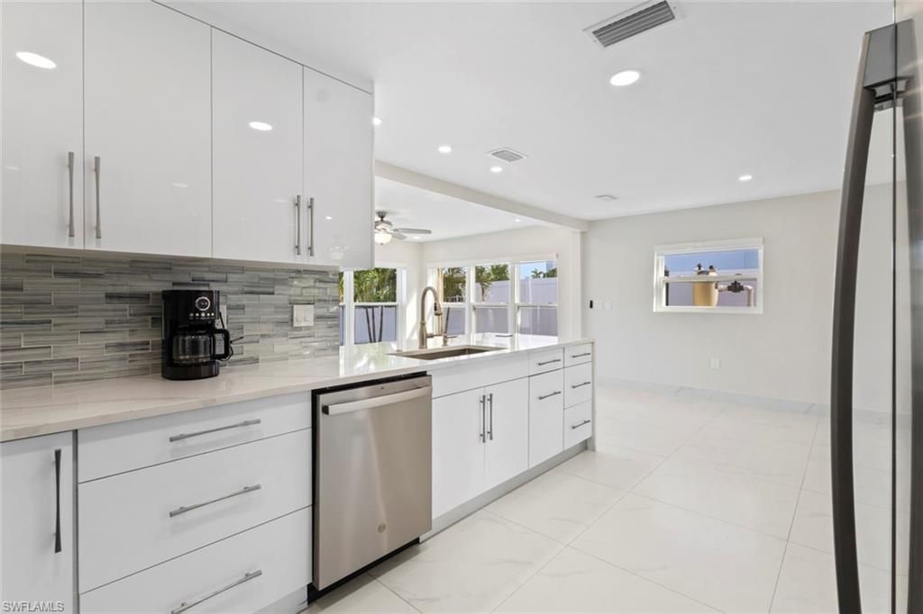 107 Albatross St, Fort Myers Beach, FL 33931 Photo