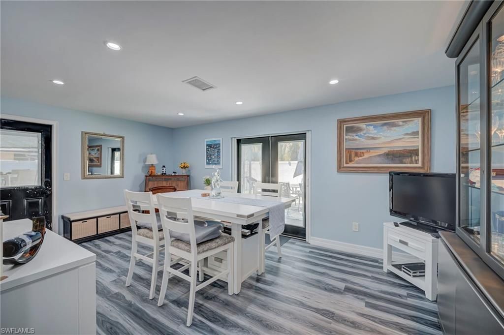 1089 N Town And River Dr, Fort Myers, FL 33919 Photo