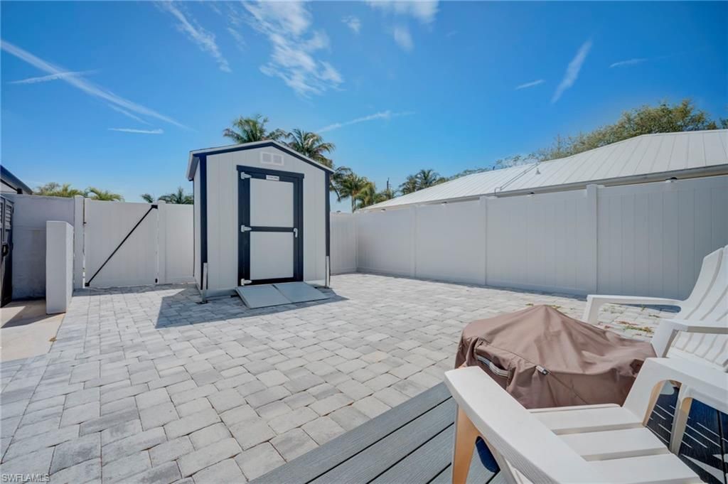 1089 N Town And River Dr, Fort Myers, FL 33919 Photo