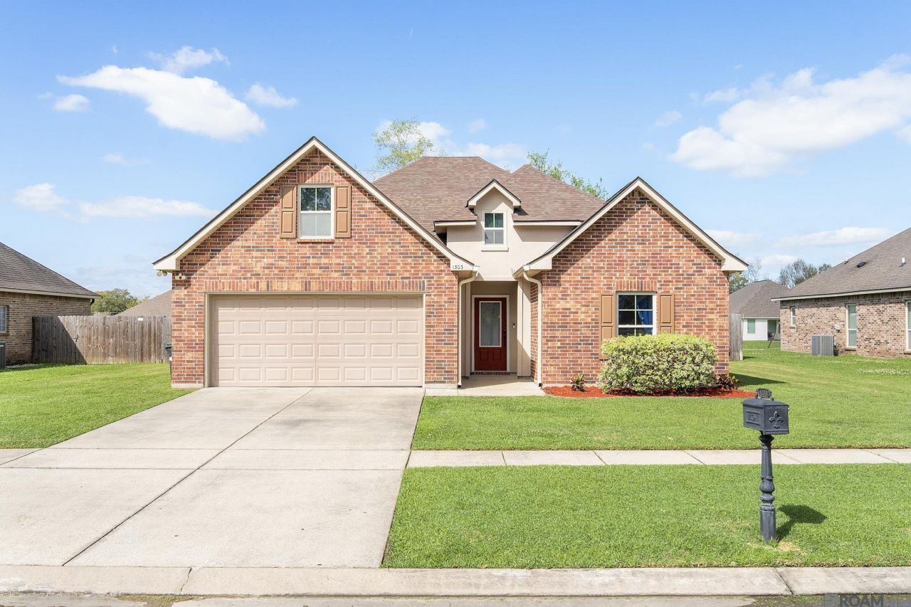 1303 S Sanctuary Ave, Gonzales, LA 70737 Main Photo