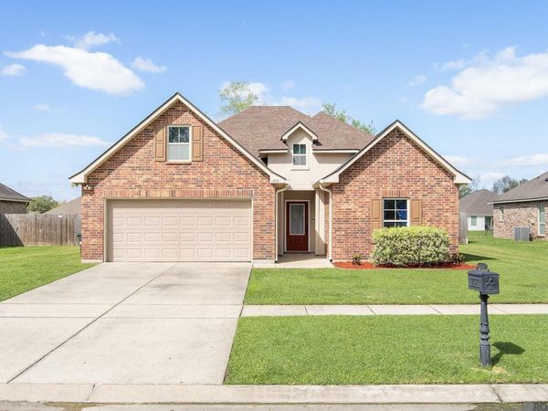 1303 S Sanctuary Ave, Gonzales, LA 70737