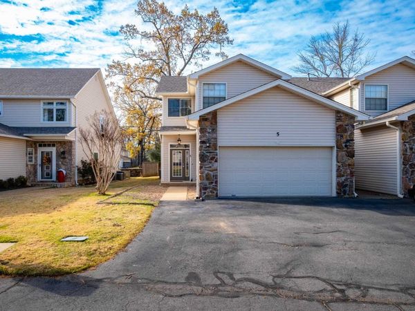 5 Fairway Woods Circle, Maumelle, AR 72113