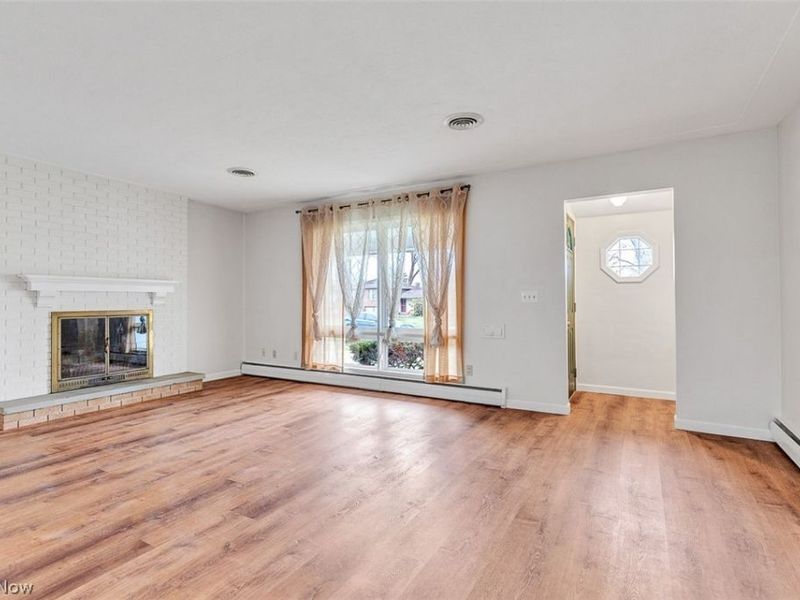 165 Woodhill Drive , Amherst, OH 44001 Photo 3