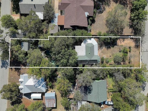 905 S Walnut ST, Georgetown, TX 78626