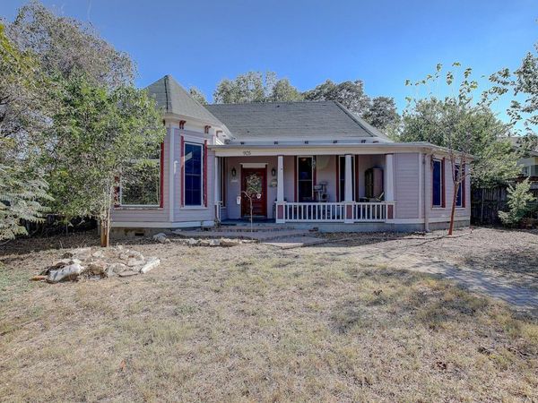 905 S Walnut ST, Georgetown, TX 78626