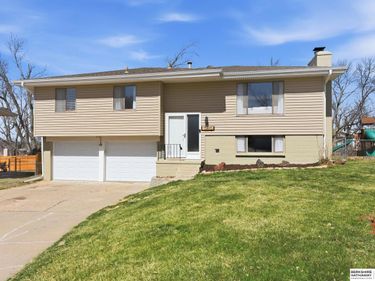 13810 X Circle, Omaha, NE 68137