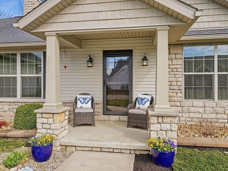 320 Middleburn Street , Johnstown, OH 43031 Photo 2