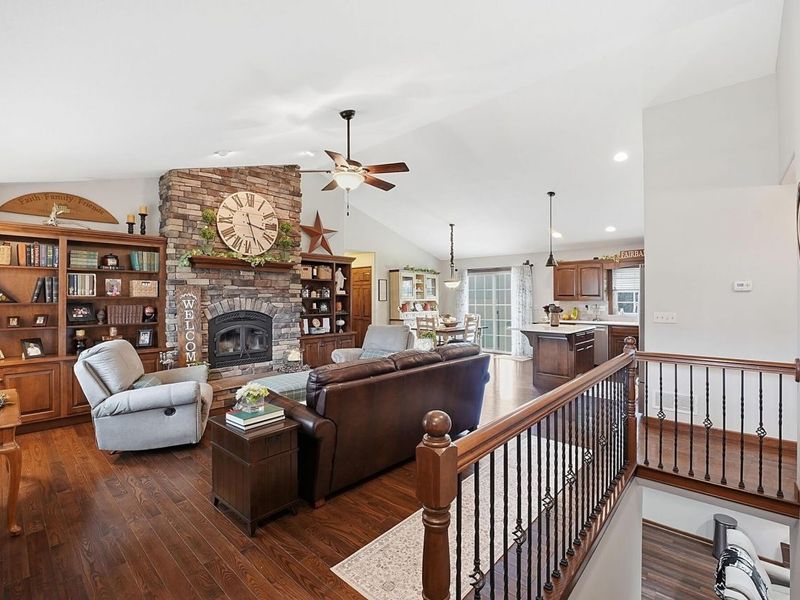 320 Middleburn Street , Johnstown, OH 43031 Photo 4