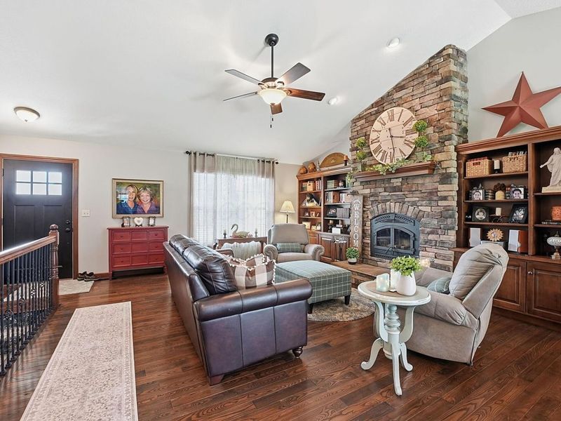 320 Middleburn Street , Johnstown, OH 43031 Photo 6