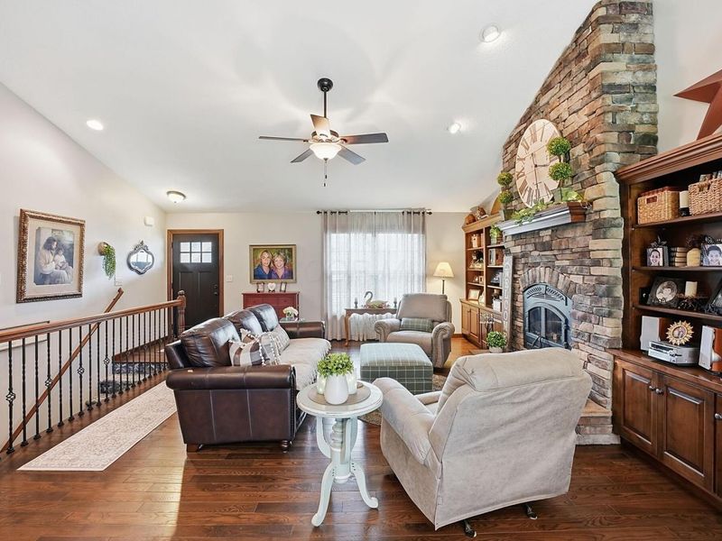 320 Middleburn Street , Johnstown, OH 43031 Photo 7