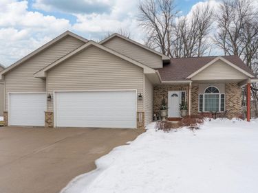113 Sunburst Circle, Mankato, MN 56037