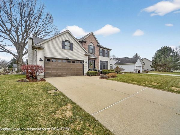 12441 Oakland Hills Drive, DeWitt, MI 48820