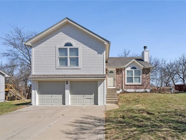 901 PINE CREST Avenue, Kearney, MO 64060